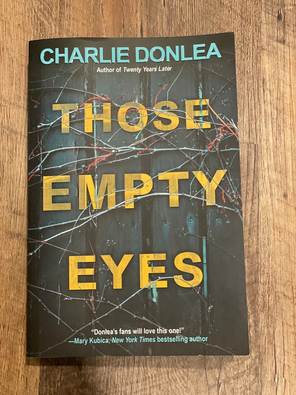 Those Empty Eyes paperback Charlie Donlea EUC